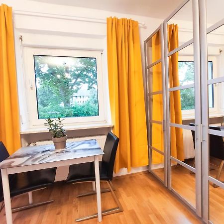 Modernes Zimmer Am Park Mit Garten, Huehner & Enten Munique Exterior foto