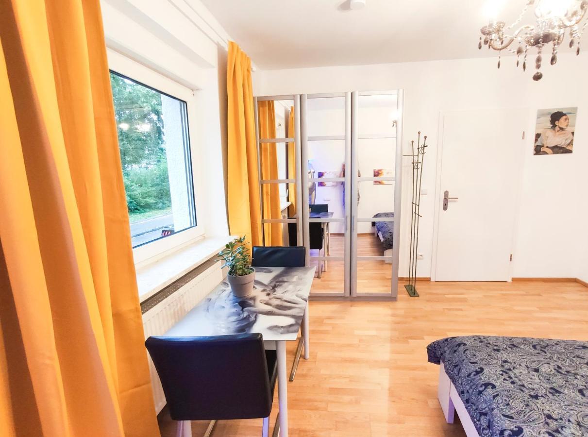 Modernes Zimmer Am Park Mit Garten, Huehner & Enten Munique Exterior foto