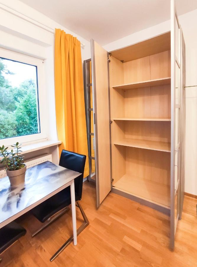 Modernes Zimmer Am Park Mit Garten, Huehner & Enten Munique Exterior foto