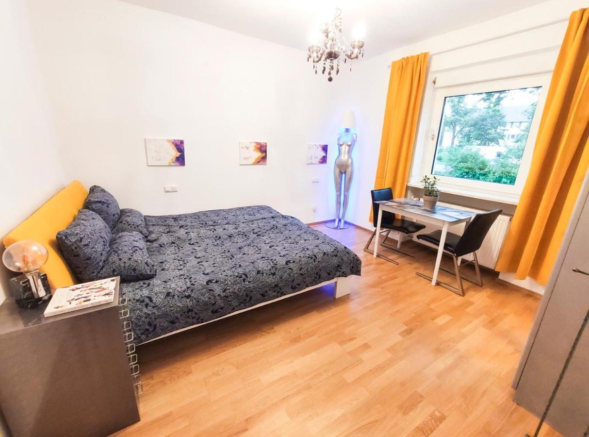 Modernes Zimmer Am Park Mit Garten, Huehner & Enten Munique Exterior foto